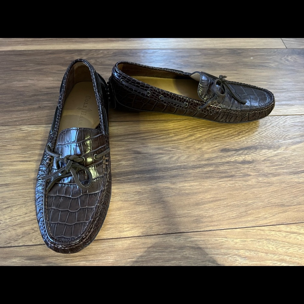 Mens alligator brown leather loafers- like new.